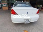 Xe Kia Spectra MT sản xuất 2004, màu trắng