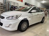 Cần bán gấp Hyundai Accent Blue sản xuất năm 2016, màu trắng số tự động