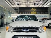 Bán Ford Everest 2.5 AT Limited sản xuất 2015, màu trắng