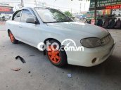 Xe Kia Spectra MT sản xuất 2004, màu trắng