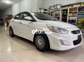 Cần bán gấp Hyundai Accent Blue sản xuất năm 2016, màu trắng số tự động