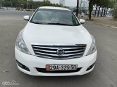 Phân khúc D Nissan Teana 2.0 2011 sang trọng