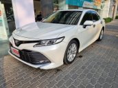 Bán Toyota Camry 2.0G 2019, lướt 39.000km, full phụ kiện