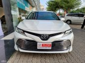 Bán Toyota Camry 2.0G 2019, lướt 39.000km, full phụ kiện