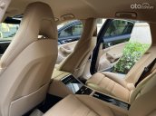 Cần bán gấp Porsche Panamera sản xuất năm 2017, màu xanh cavansite, xe nguyên bản 100%, giá cực tốt