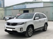 Bán gấp xe ô tô Kia Sorento 2.4AT năm 2018, màu trắng cam kết xe không đâm đụng, không ngập nước, toàn xe zin nguyên bản