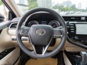 Cần bán xe Toyota Camry 2.0G màu đen, năm sản xuất 2020, xe siêu mới siêu lướt giá siêu tốt