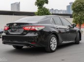 Cần bán xe Toyota Camry 2.0G màu đen, năm sản xuất 2020, xe siêu mới siêu lướt giá siêu tốt