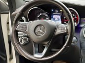 Cần bán lại xe Mercedes GLC300 4Matic năm sản xuất 2017, màu trắng