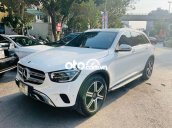 Cần bán gấp Mercedes GLC 200 4Matic sản xuất 2021, màu trắng còn mới