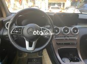 Cần bán gấp Mercedes GLC 200 4Matic sản xuất 2021, màu trắng còn mới