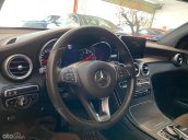 Cấn bán gấp trước tết xe Mercedes-Benz GLC 300 màu đen, năm sản xuất 2018, bao test hãng toàn quốc