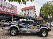 Cần bán lại xe Mitsubishi Triton 4x4 năm sản xuất 2011, hai màu còn mới, giá tốt