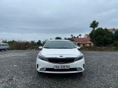 Cần bán gấp Kia Cerato 1.6MT năm sản xuất 2017, màu trắng 