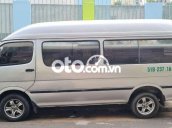 Bán xe Toyota Hiace MT sản xuất 2016, màu bạc giá cạnh tranh