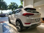 Bán xe Tucson 1.6 Turbo năm 2018, màu trắng, xe đẹp biển Hà Nội, check test hãng thoải mái