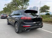 Bán xe Porsche Cayenne màu đen, năm 2017, một chủ cá nhân sử dụng từ mới, xe sơn zin tới 90% chất xe gần như mới