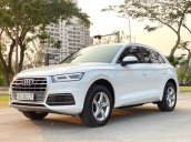 Cần bán gấp Audi Q5 2.0TFSI Quattro sản xuất 2017, màu trắng, siêu lướt, siêu hiếm