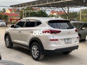 Bán Hyundai Tucson 2.0L sản xuất 2021, màu trắng