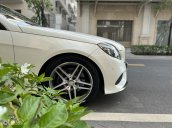 Bán xe Mercedes-Benz E250 AMG màu trắng, năm sản xuất 2015, chủ có tuổi rồi nên đi rất ít, xe mới như xe thùng