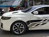 Bán Kia Cerato Koup 2.0 AT sản xuất 2010, màu trắng xe gia đình