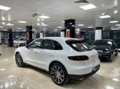 Bán gấp xe Porsche Macan sản xuất 2016, màu trắng, xe đẹp biển vip, odo 3 vạn km, xe cực mới