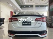 Bán Toyota Vios GR-S năm sản xuất 2022, màu trắng, giá chỉ 630 triệu