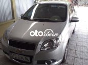 Bán ô tô Chevrolet Aveo MT năm 2018, màu bạc xe gia đình