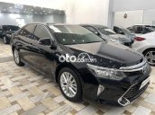 Cần bán gấp Toyota Camry 2.0E sản xuất 2018, màu đen chính chủ, giá 795tr