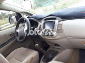 Cần bán gấp Toyota Innova 2.0E năm 2014, màu bạc