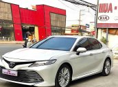 Bán xe Toyota Camry 2.5Q sản xuất năm 2019, màu trắng, nhập khẩu nguyên chiếc