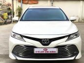 Bán xe Toyota Camry 2.5Q sản xuất năm 2019, màu trắng, nhập khẩu nguyên chiếc