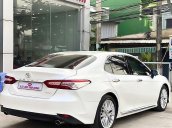 Bán xe Toyota Camry 2.5Q sản xuất năm 2019, màu trắng, nhập khẩu nguyên chiếc