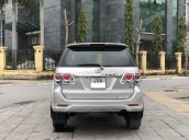 Bán xe Toyota Fortuner 2.7 4x2 AT năm 2013 màu bạc, giấy tờ đầy đủ hợp pháp lý, sang tên nhanh gọn lẹ