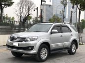 Bán xe Toyota Fortuner 2.7 4x2 AT năm 2013 màu bạc, giấy tờ đầy đủ hợp pháp lý, sang tên nhanh gọn lẹ