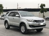 Bán xe Toyota Fortuner 2.7 4x2 AT năm 2013 màu bạc, giấy tờ đầy đủ hợp pháp lý, sang tên nhanh gọn lẹ