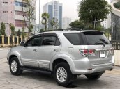 Bán xe Toyota Fortuner 2.7 4x2 AT năm 2013 màu bạc, giấy tờ đầy đủ hợp pháp lý, sang tên nhanh gọn lẹ