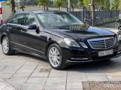 Cần bán lại xe Mercedes E300 sản xuất 2010, màu đen 