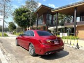 Cần bán gấp Mercedes-Benz C300 AMG năm 2018, màu đỏ, siêu lướt như mới, full lịch sử bảo dưỡng hãng