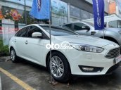 Bán Ford Focus 1.5L Titanium sản xuất 2016, màu trắng xe gia đình giá cạnh tranh