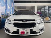 Cần bán gấp Chevrolet Cruze LT 1.6 sản xuất năm 2017, màu trắng