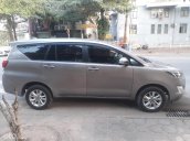 Bán Toyota Innova năm 2017 màu bạc giá chỉ 450 triệu