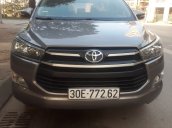 Bán Toyota Innova năm 2017 màu bạc giá chỉ 450 triệu