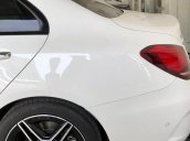 Xe Mercedes C300 AMG năm sản xuất 2020, màu trắng