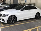 Xe Mercedes C300 AMG năm sản xuất 2020, màu trắng