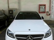 Cần bán gấp Mercedes C300 AMG sản xuất 2021, màu trắng