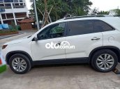 Cần bán xe Kia Sorento sản xuất năm 2010, màu trắng, nhập khẩu Hàn Quốc