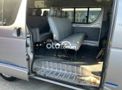 Bán ô tô Toyota Hiace 2.8MT năm 2005, màu bạc, giá 120tr