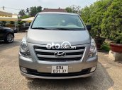 Xe Hyundai Starex 9 chỗ máy dầu 2016, màu bạc, xe nhập, 545 triệu