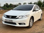 Cần bán gấp Honda Civic 1.8AT năm 2015, màu trắng số tự động, giá tốt